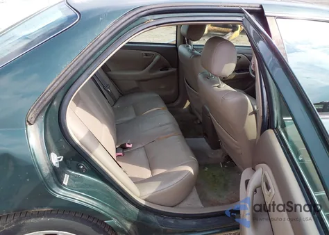 2001 Toyota Camry Xle V6 z USA, uszkodzony, nr VIN 4T1BF28K61U123302